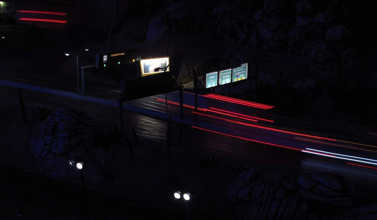 Highway bei Nacht